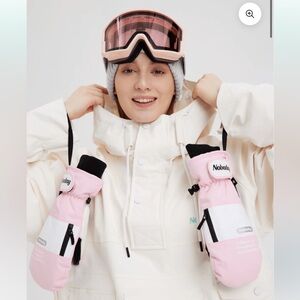 Nobody Pink and White mittens - insulated - NWT
